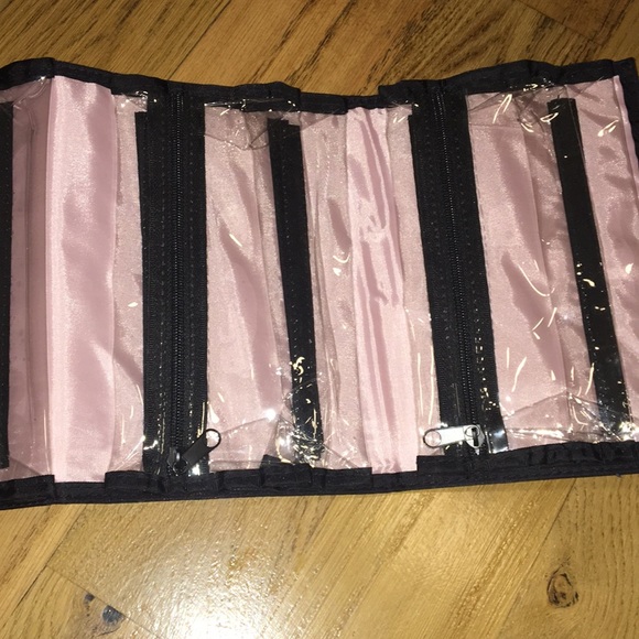 Mary Kay Travel Roll Up Bag - Picture 5 of 10